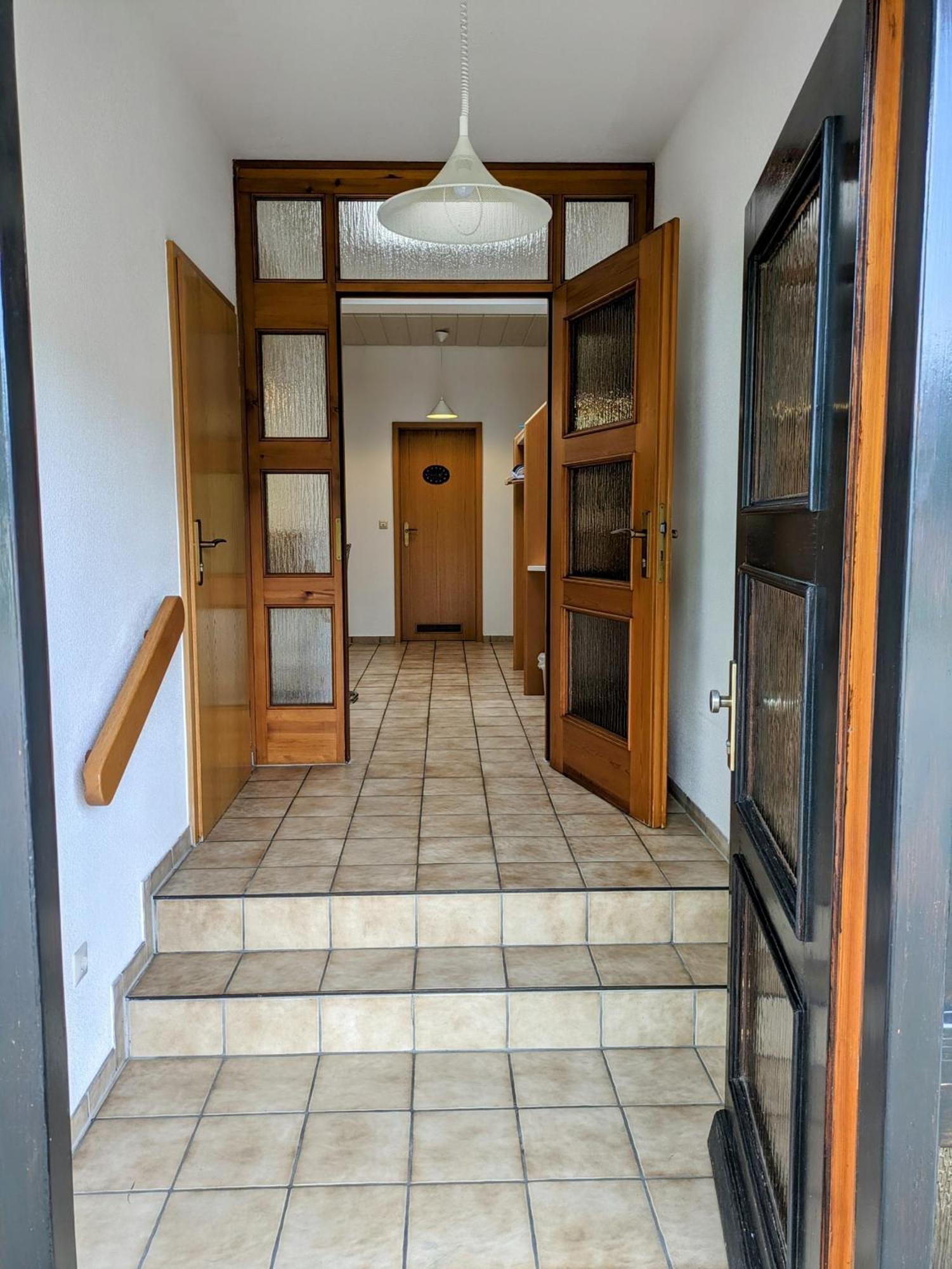 4 Geraeumige Und Ruhig Gelegene Ferien- Und Monteurwohnung Nur Fuer Sie Allein Aujvari Vermietungen *